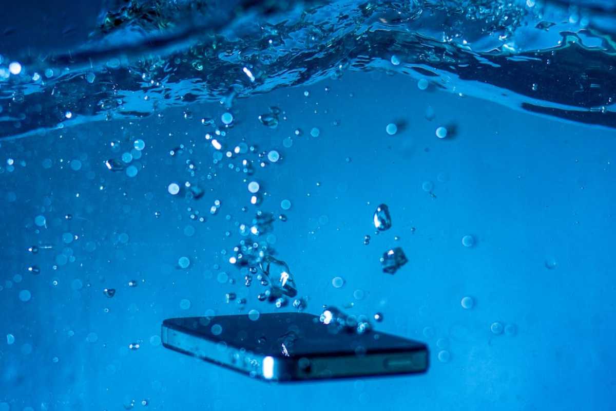 Smartphone in acqua
