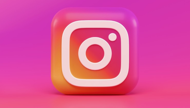 Persone portate in tribunale per un account Instagram