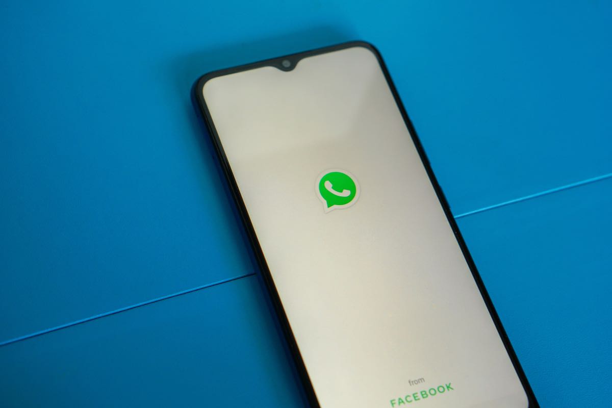 WhatsApp annuncia il blocco, ecco cosa succederà