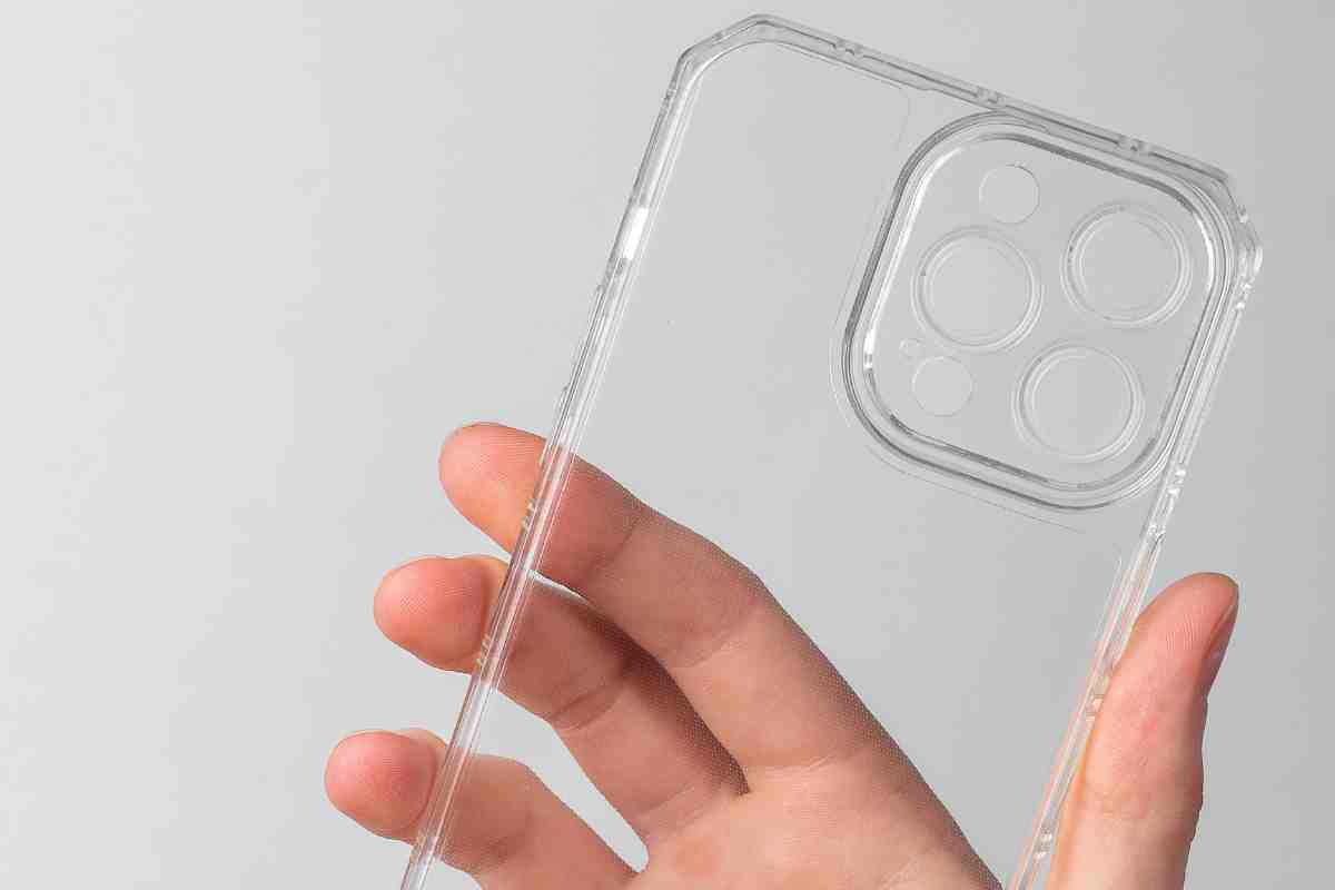 la cover trasparente del tuo smartphone come nuova con un trucco super