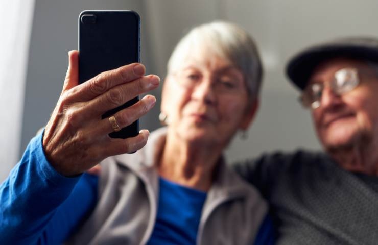 insegnare smartphone ai nonni
