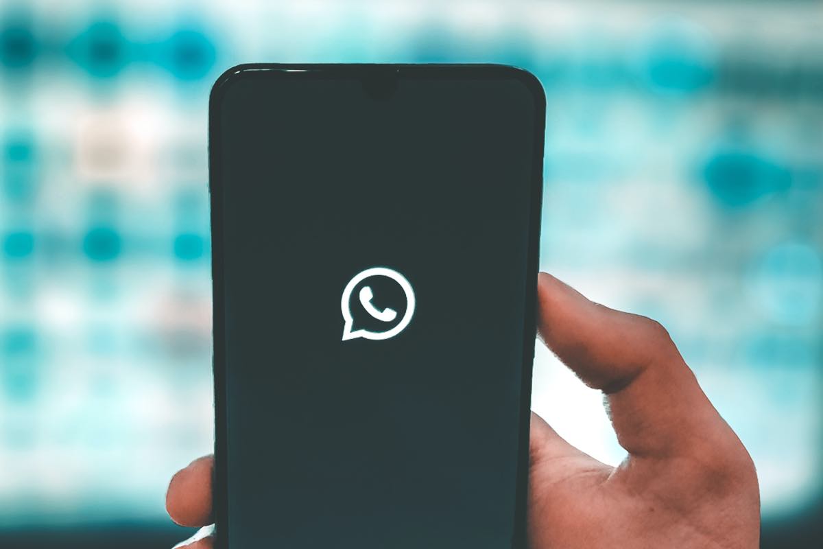 Le celebrità di tutto il mondo arrivano su WhatsApp