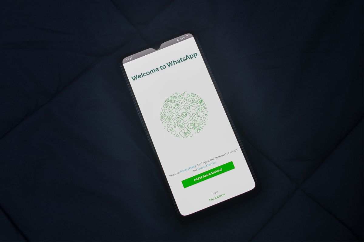 Guidafunzione lucchetto su WhatsApp