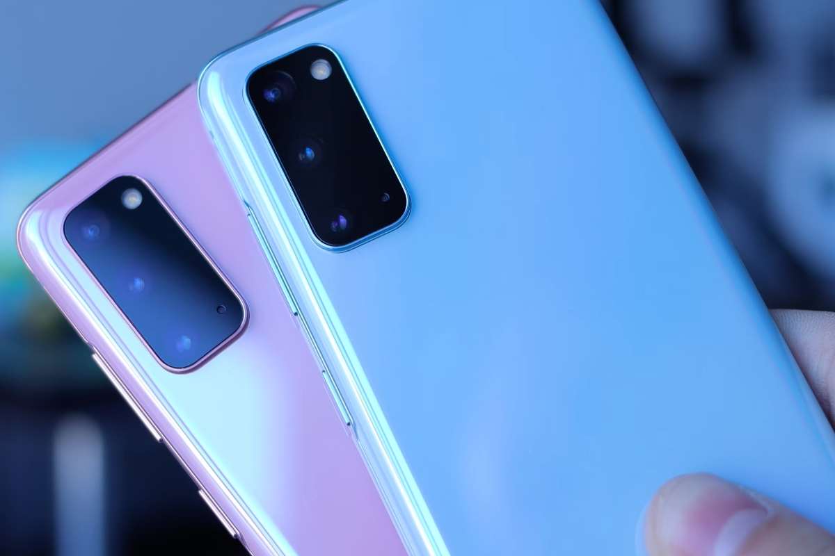 Il retro di due smartphone