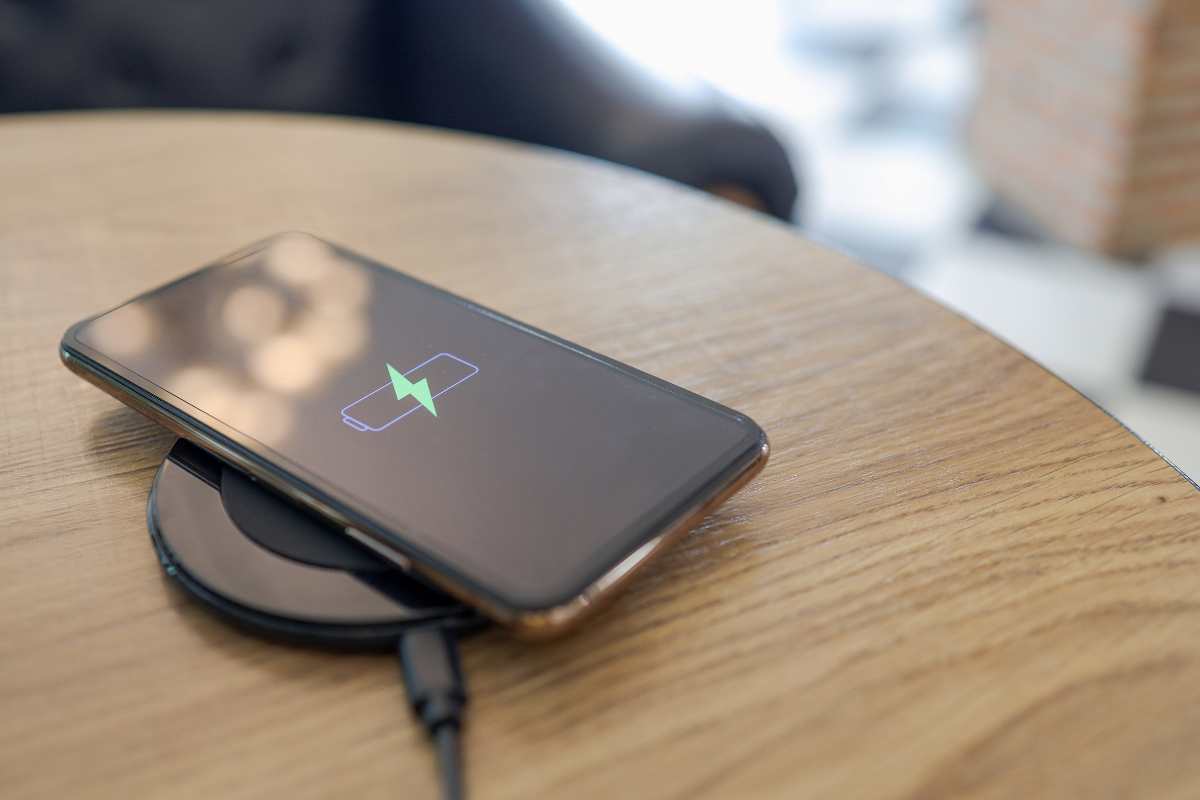 come sfruttare la ricarica wireless inversa