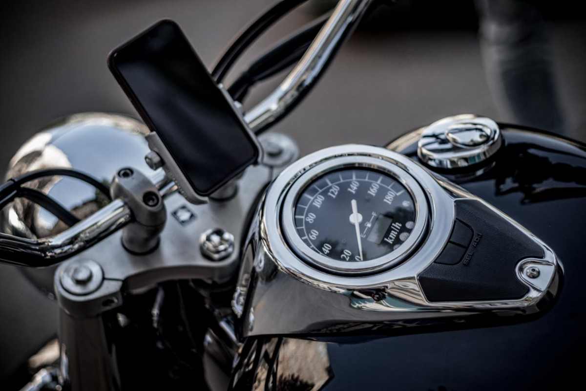 Smartphone su una moto