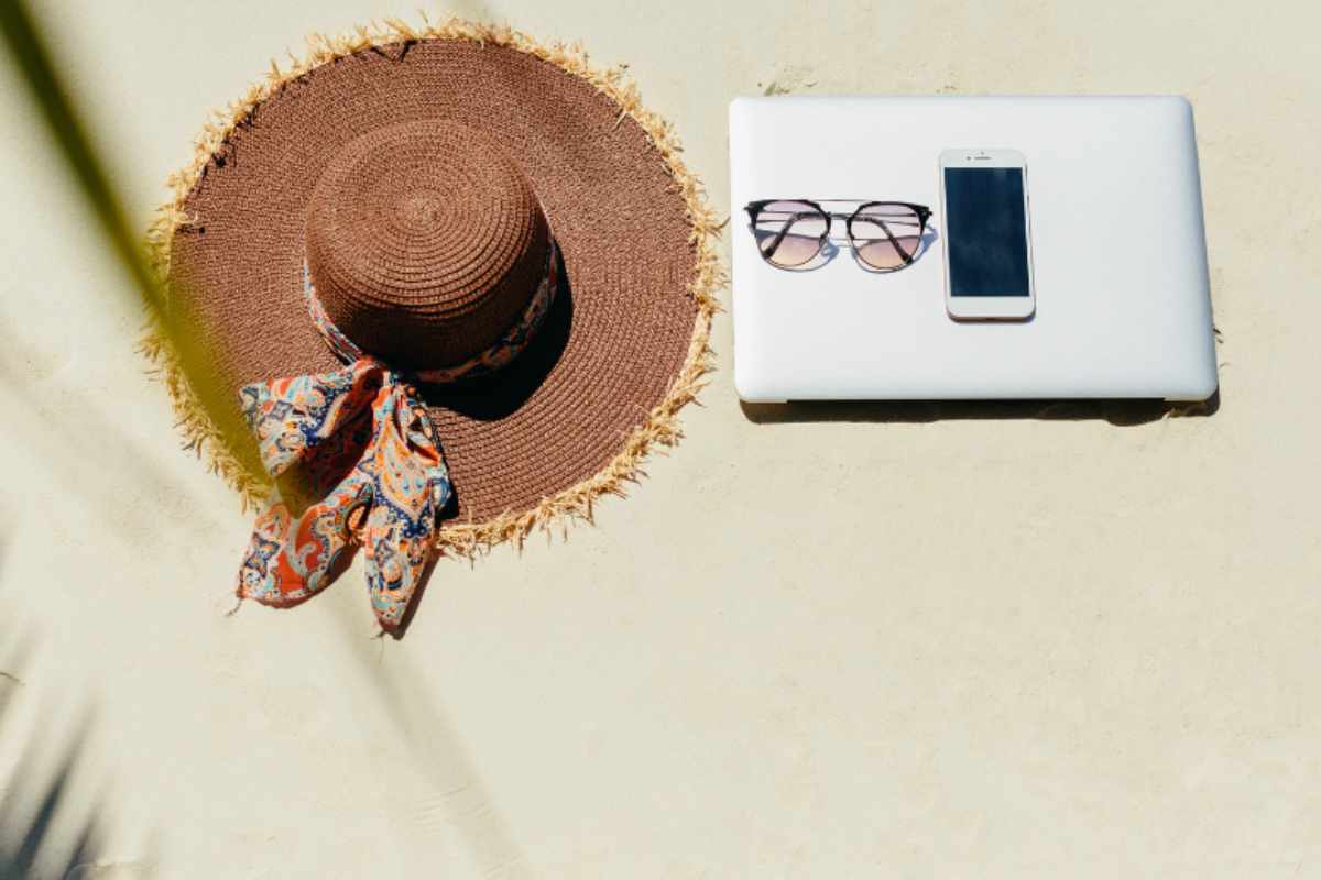 come proteggere lo smartphone in spiaggia