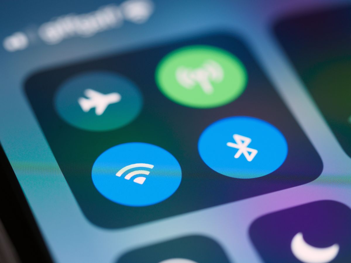 centro operativo di iOS con modalità aereo, connessione dati, Wi-Fi e Bluetooth