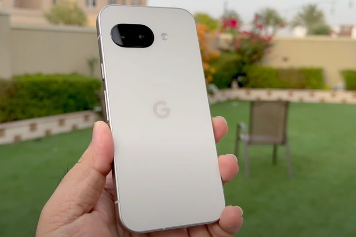 pixel 9a in giardino