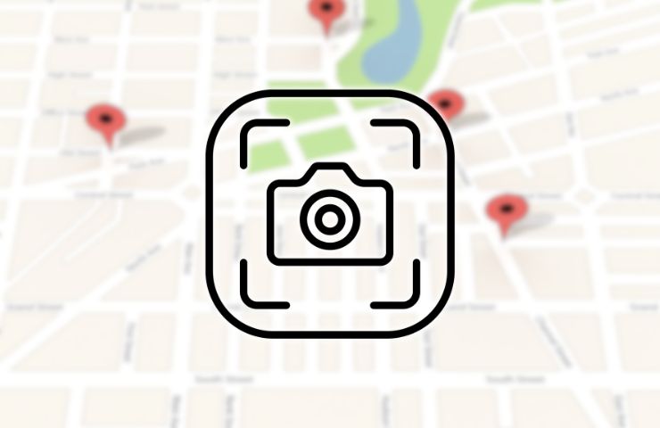 icona di uno screenshot su una mappa sfuocata come sfondo