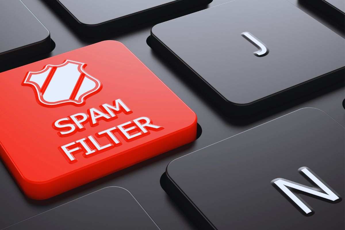 Scritta "Spam Filter" su tastiera computer