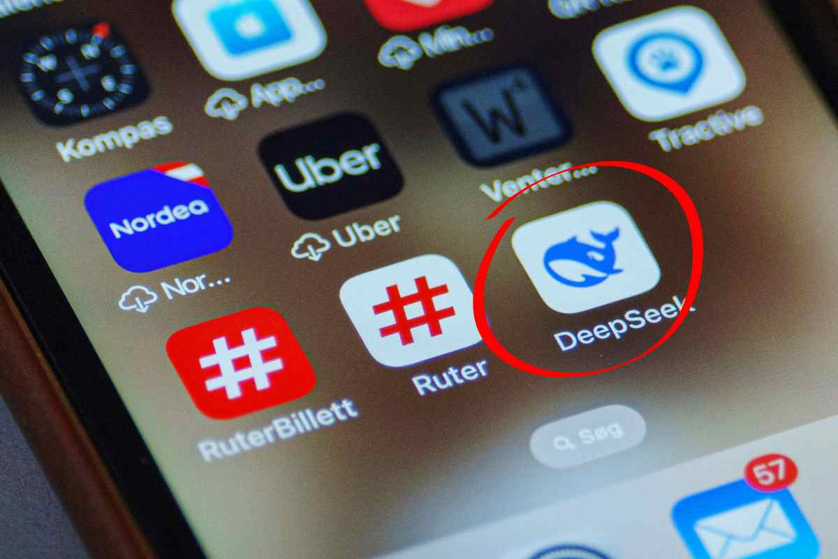 deepseek icona su smartphone