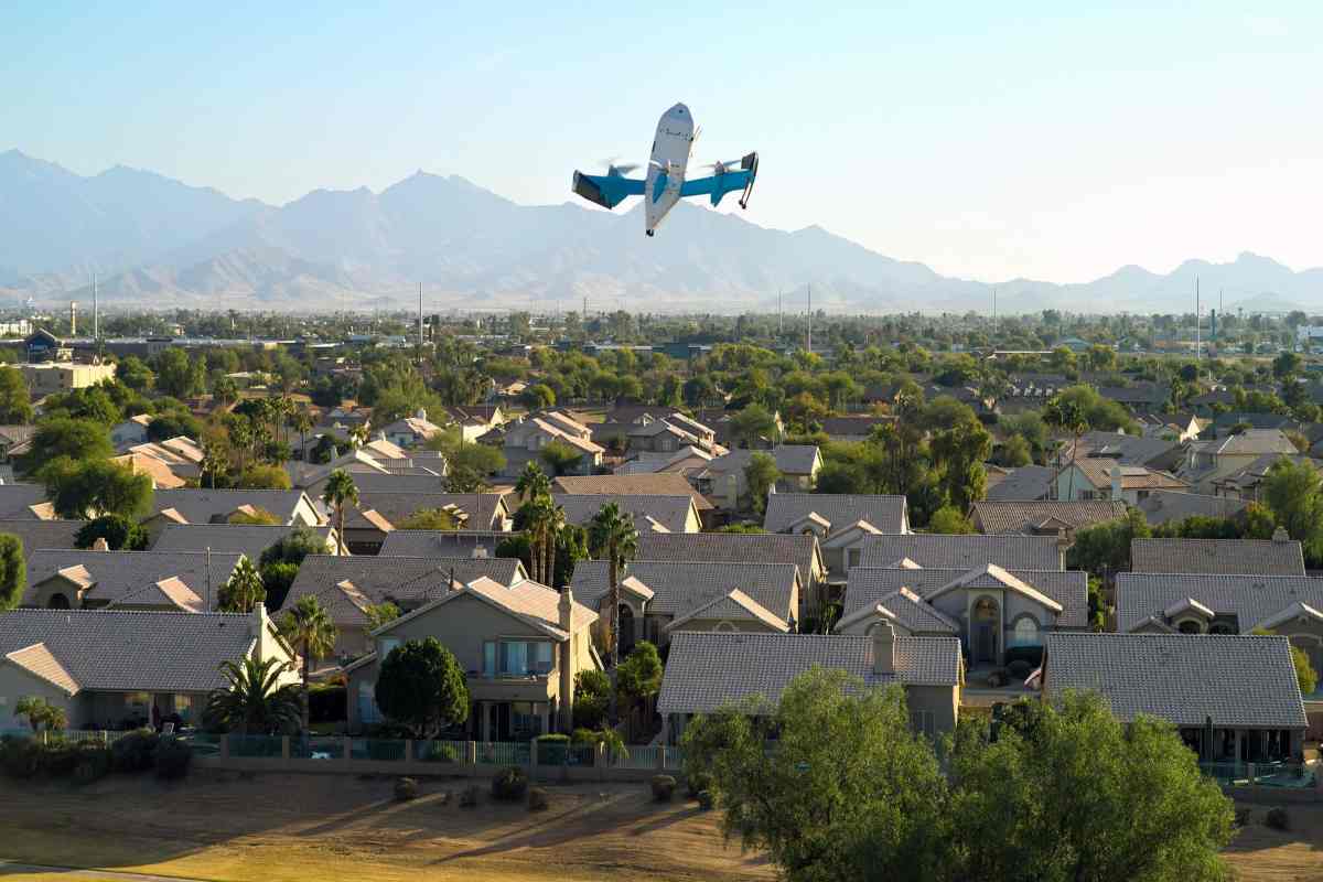 drone amazon che vola
