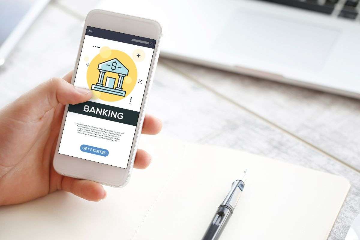 smartphone con app home banking