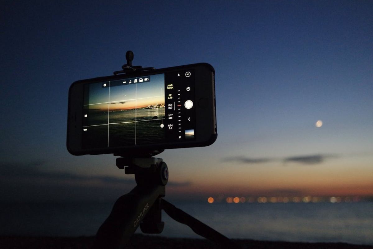 Smartphone che fotografa le stelle