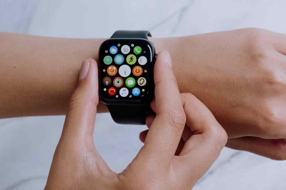 apple watch al polso
