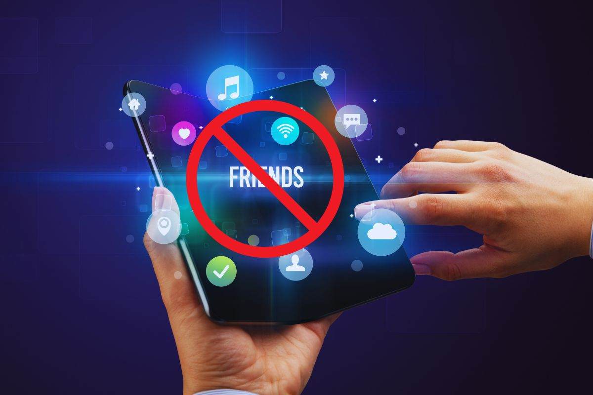 Smartphone foldable e segno di divieto