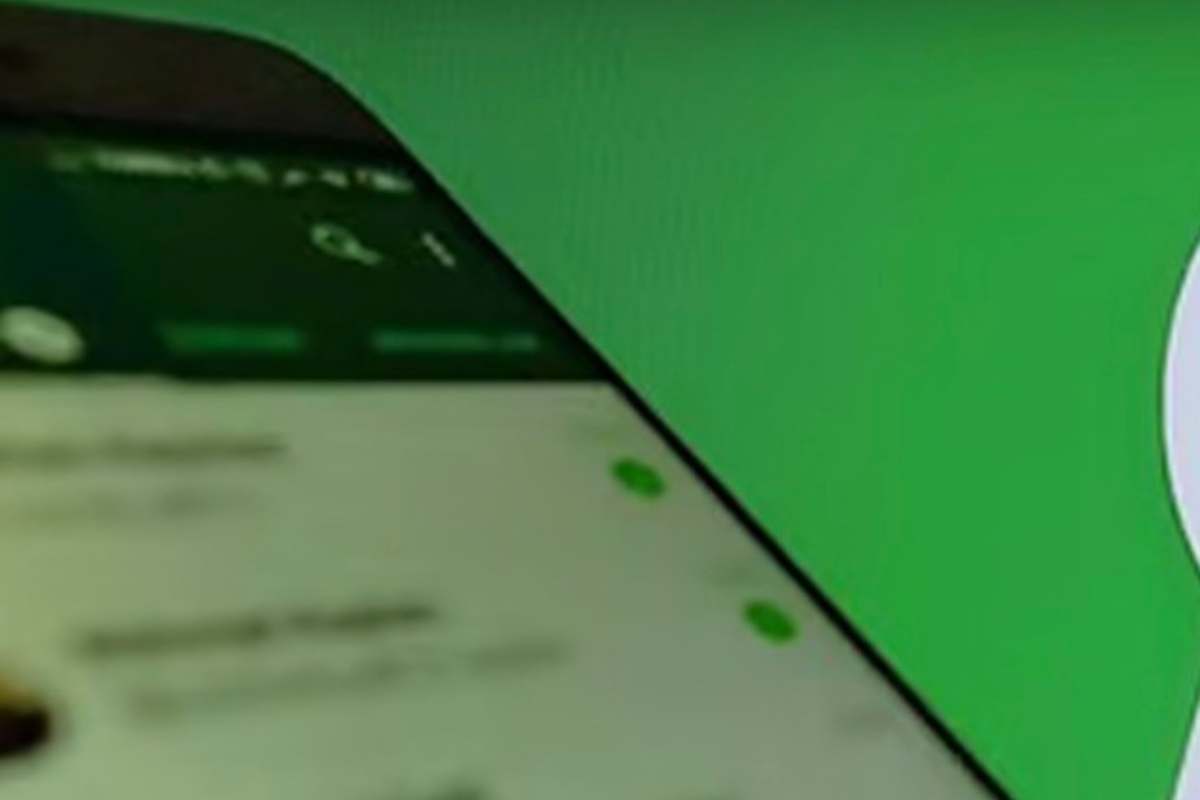 WhatsApp sempre più simile Facebook Instagram 