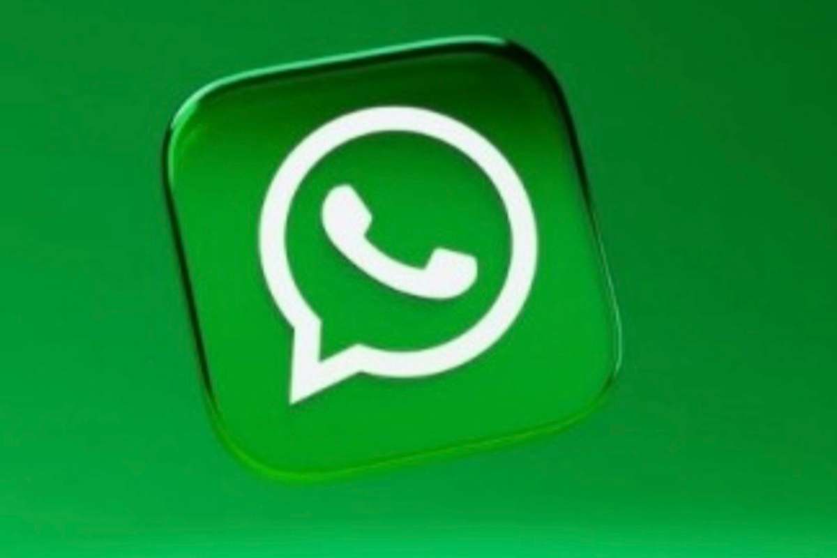 WhatsApp sempre più simile Facebook Instagram