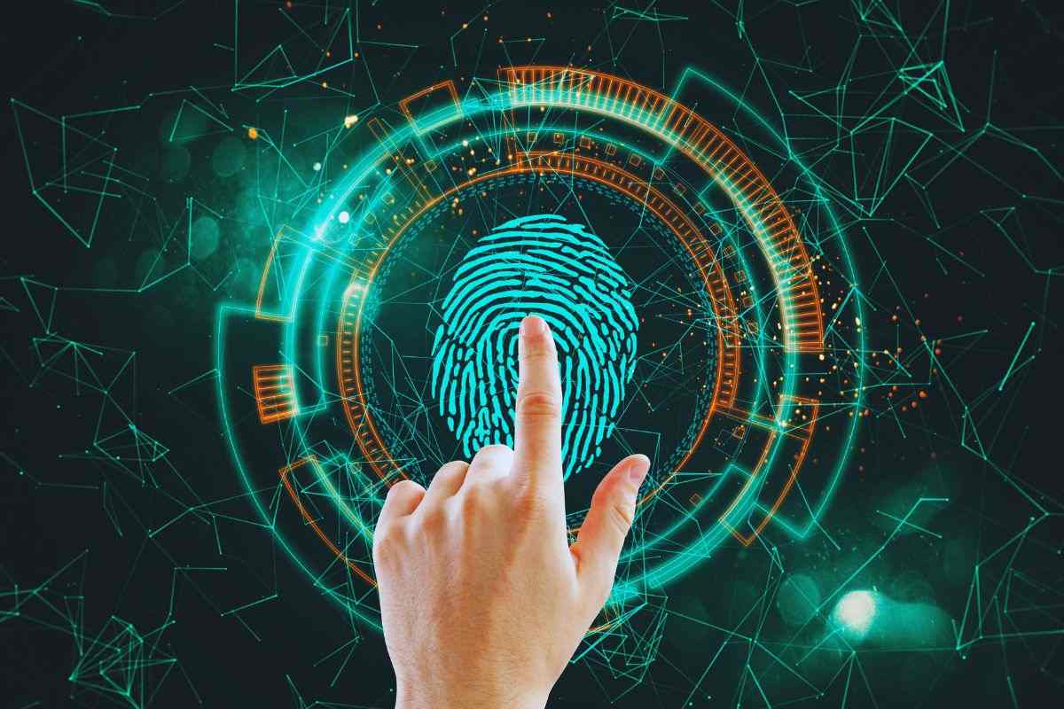 Persona che clicca su un'impronta digitale 