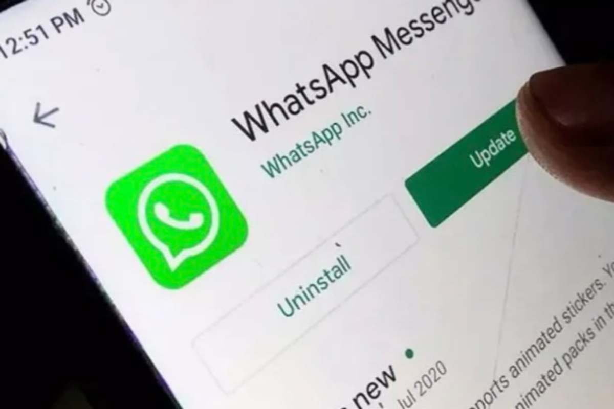 WhatsApp sempre più simile Facebook Instagram