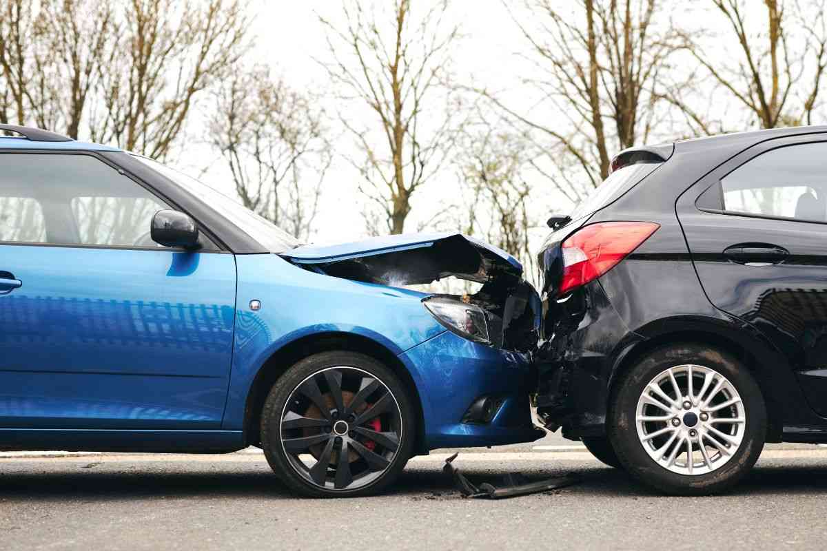 Tamponamento tra auto