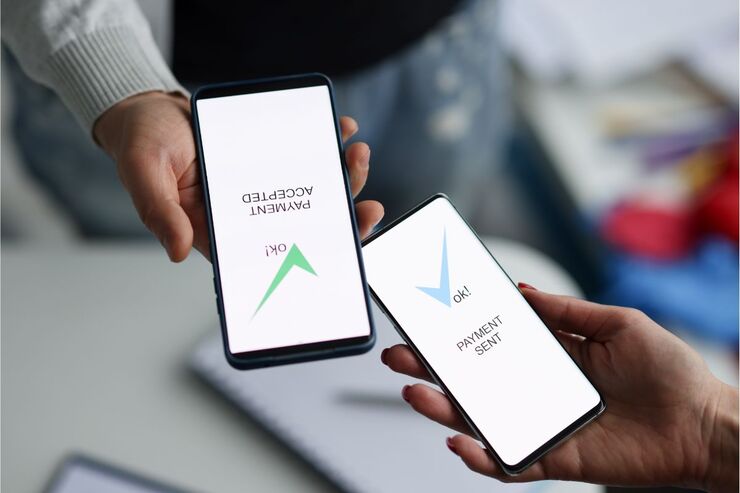 Due smartphone vicini pagamento 