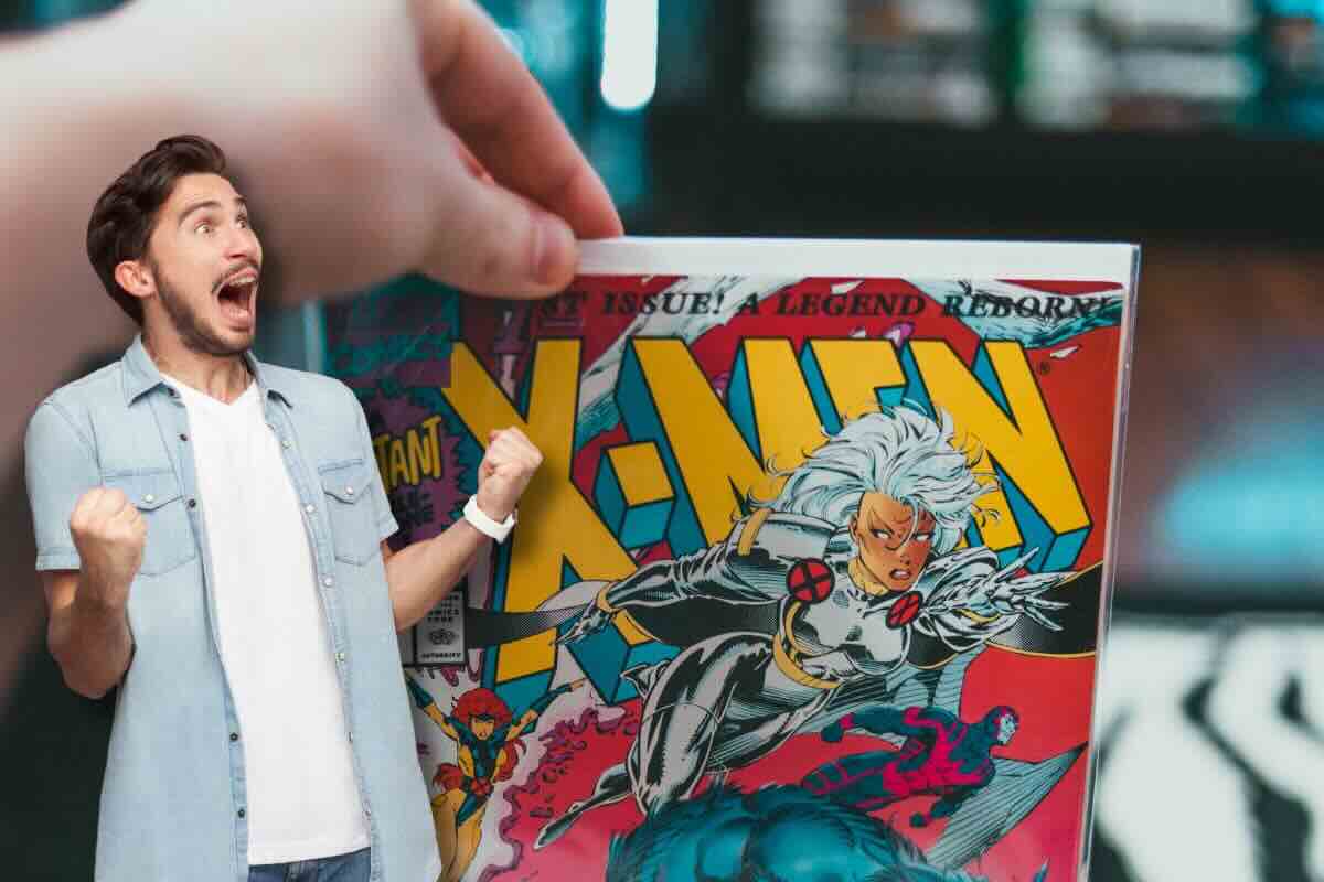 Fumetto in mano, uomo esulta
