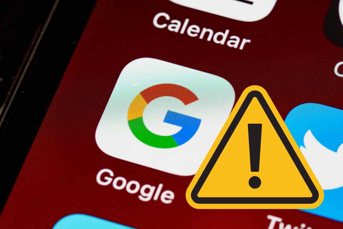icona di google e triangolo del pericolo