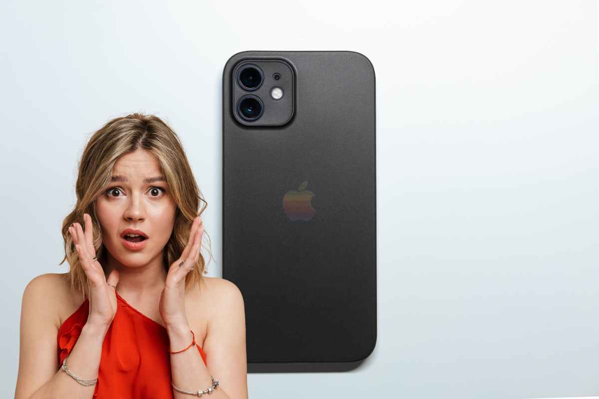 donna sorpresa con iphone