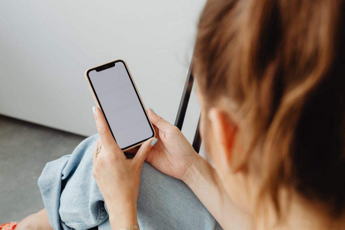 iPhone bloccato con schermo bianco