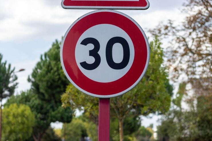 Cartello limite 30 km/h