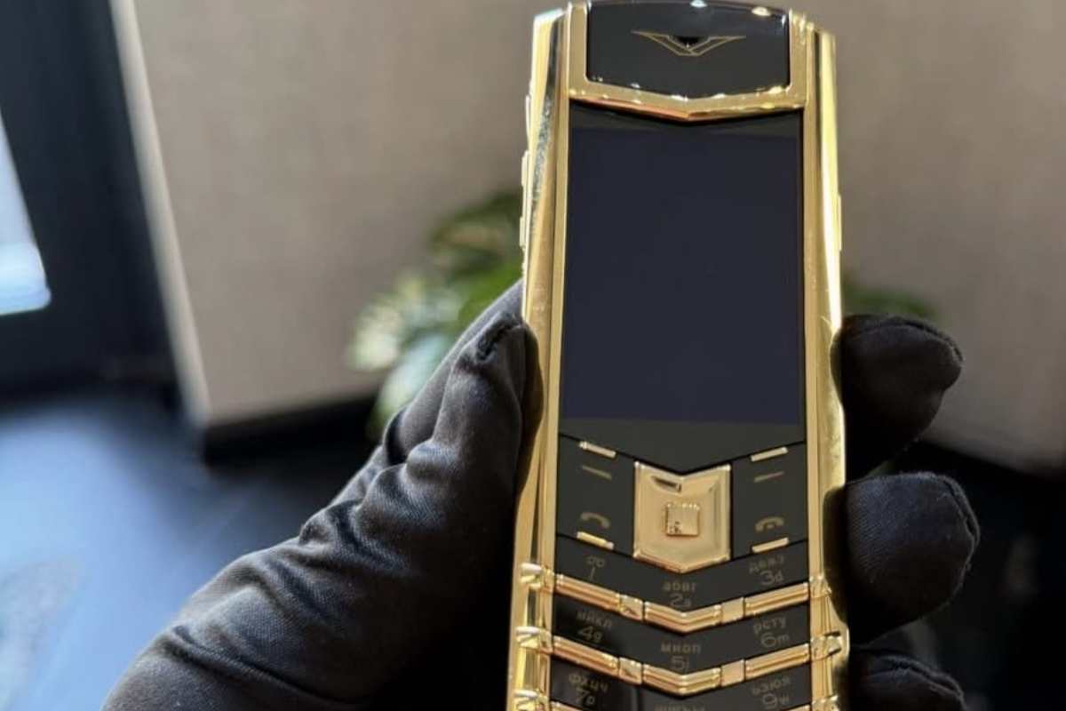 Vertu costa 20000 dollari