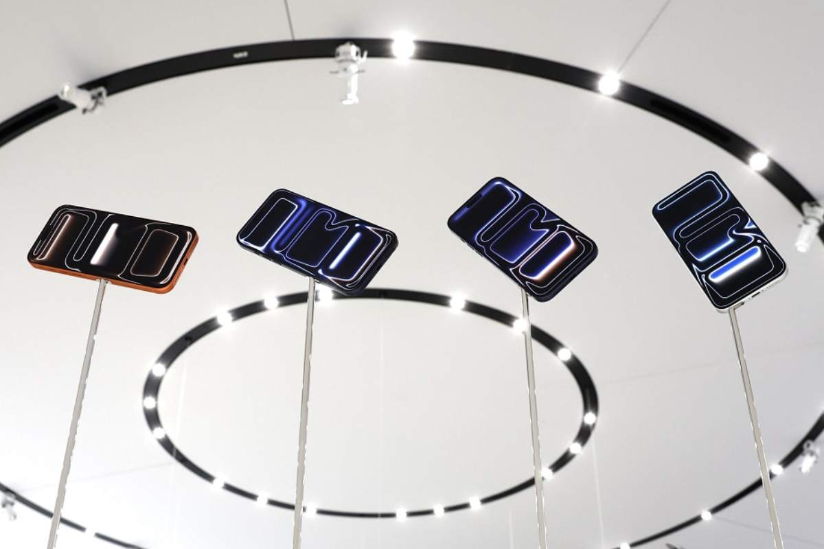 Modelli di iPhone 17 in esposizione
