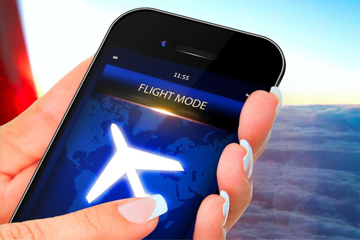 Una modalità aereo attiva su uno smartphone