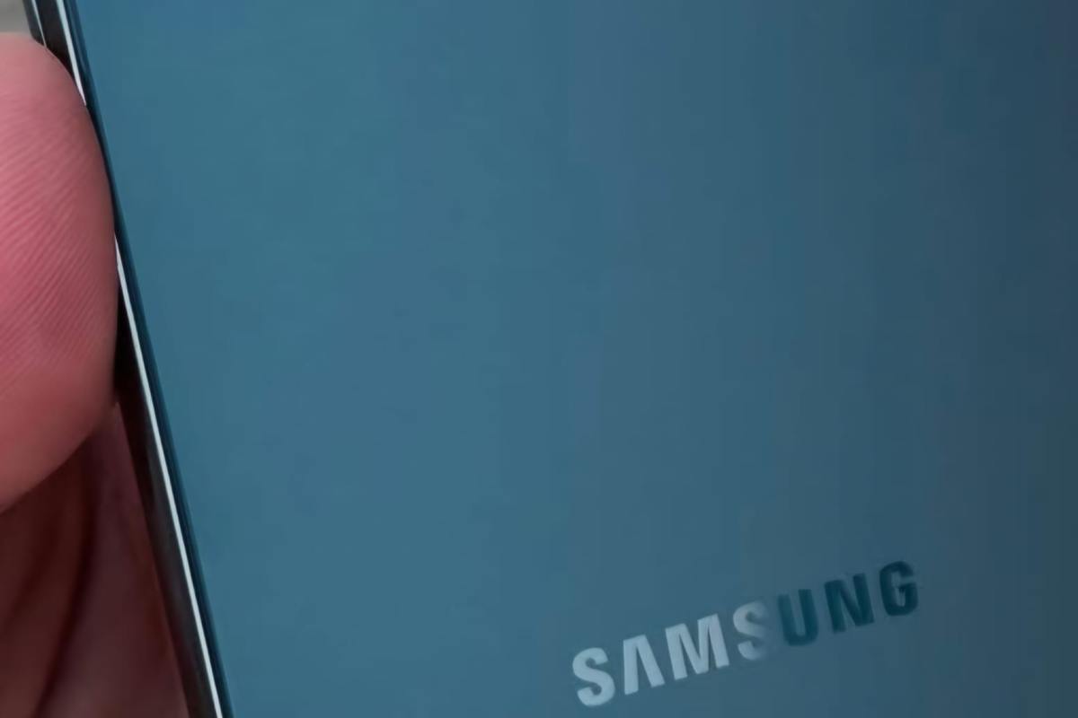 Samsung umilia Apple video