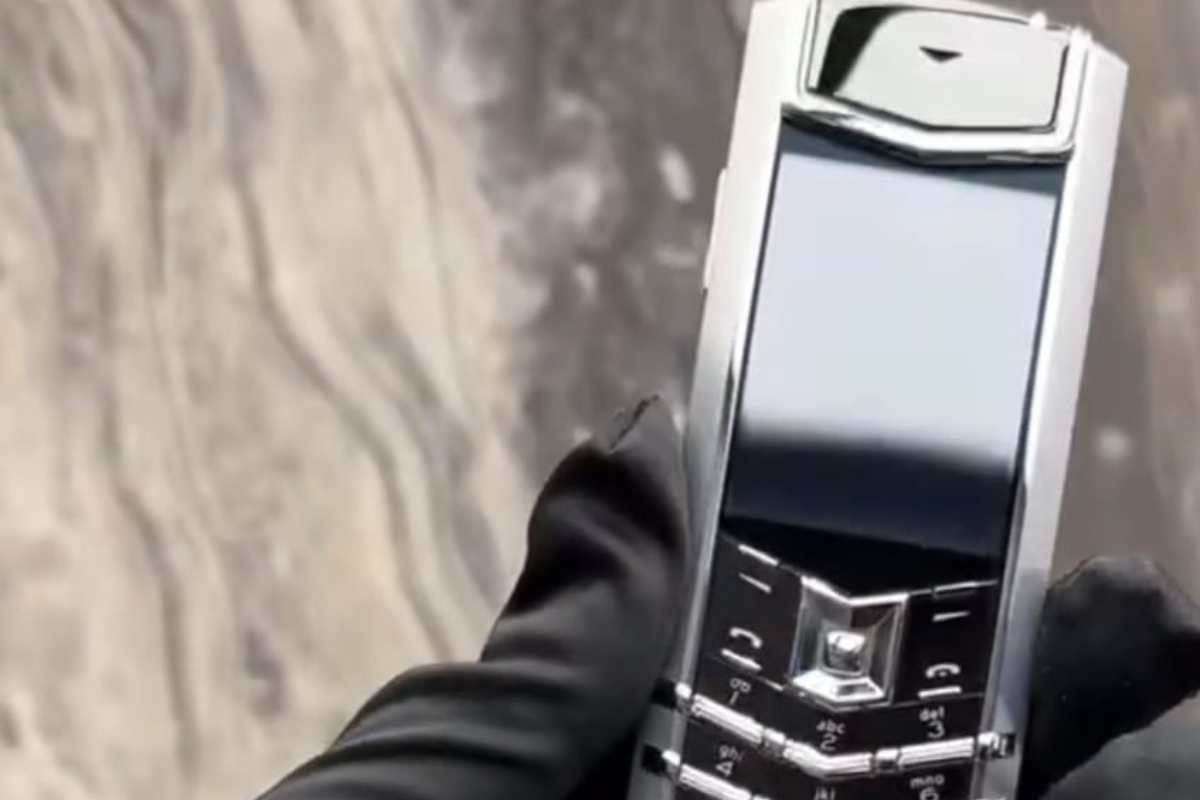 Vertu costa 20000 dollari