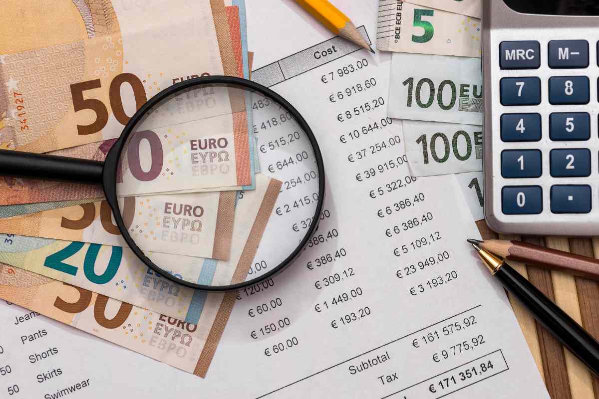 banconote euro e fogli di calcolo