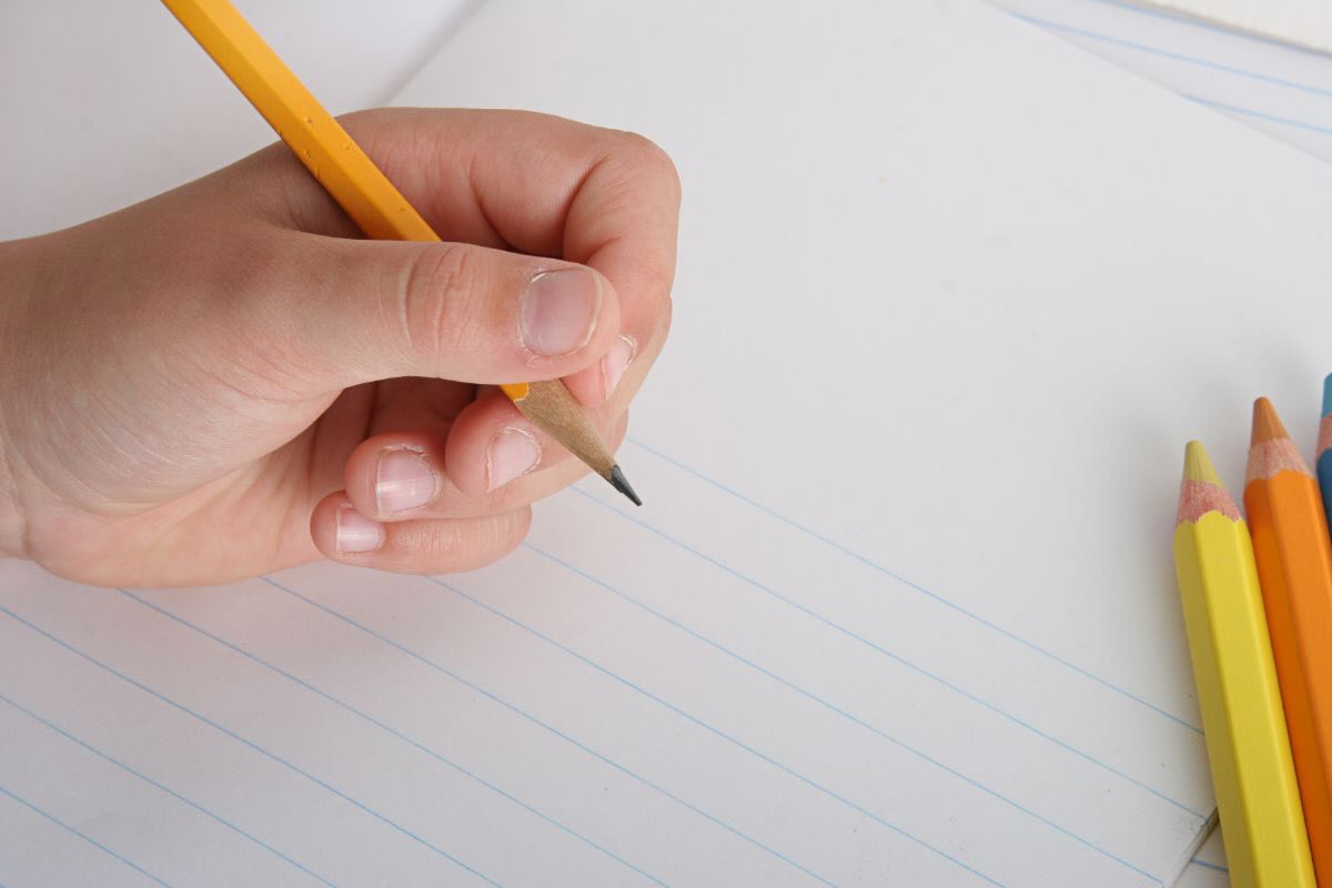 Scrivere con la mano sinistra