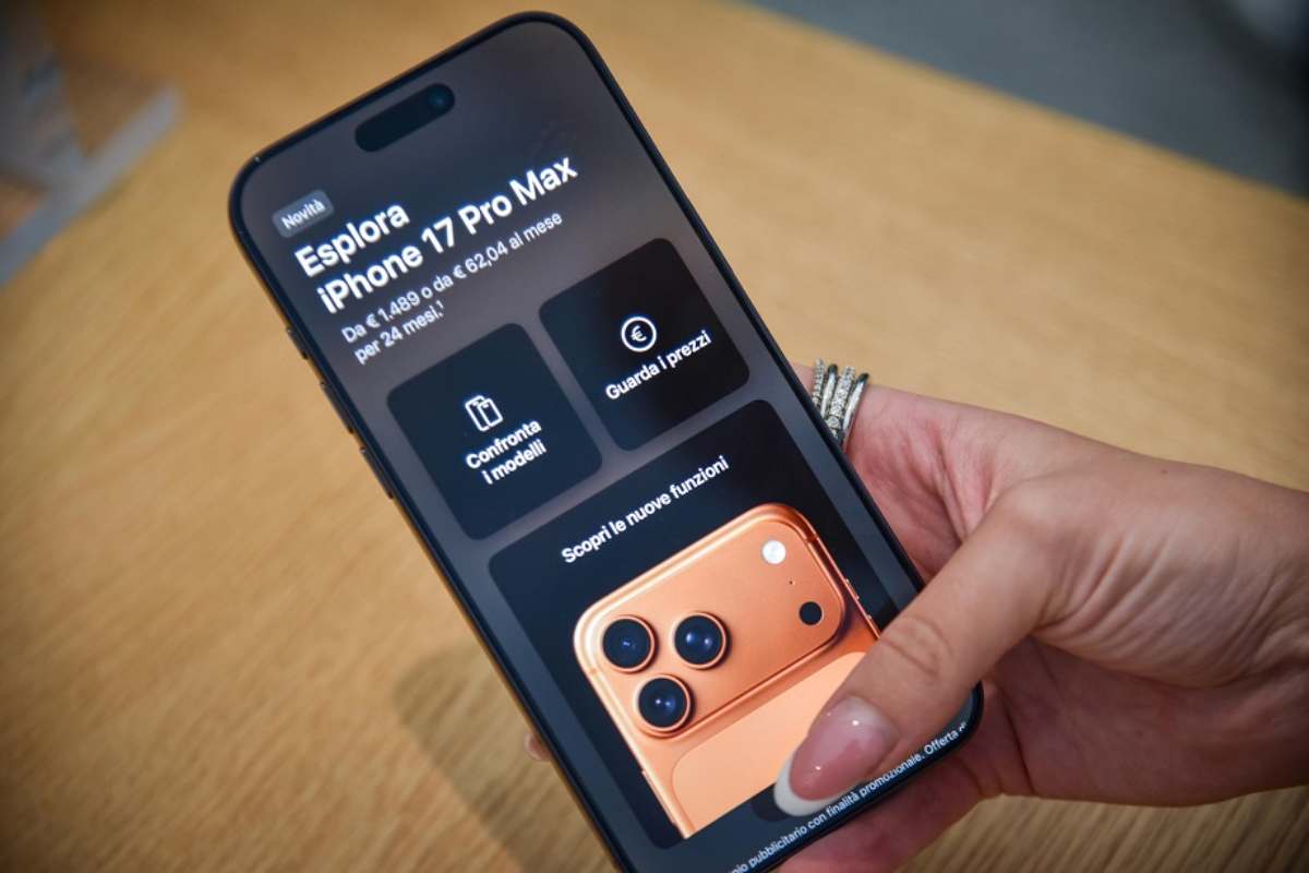 Un iPhone 17 Pro Max nero