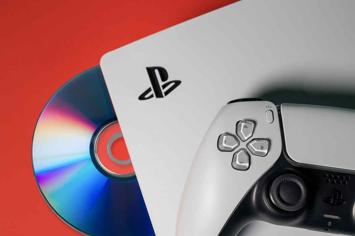 console ps5 con mezzo disco