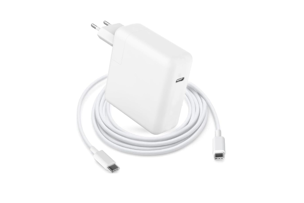 Un alimentatore del MacBook Pro
