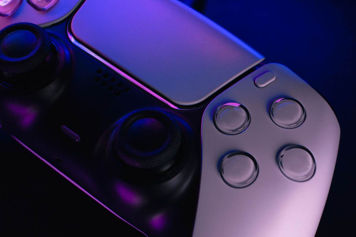 Un pad Dualsense di PS5