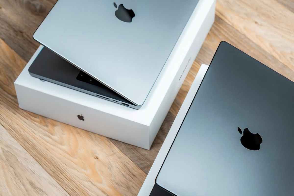 Apple rompe silenzio tre dispositivi