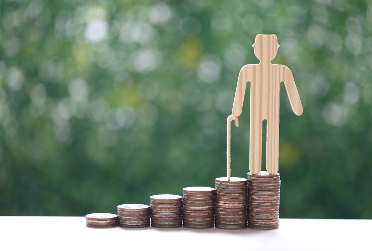 sagoma uomo e monete