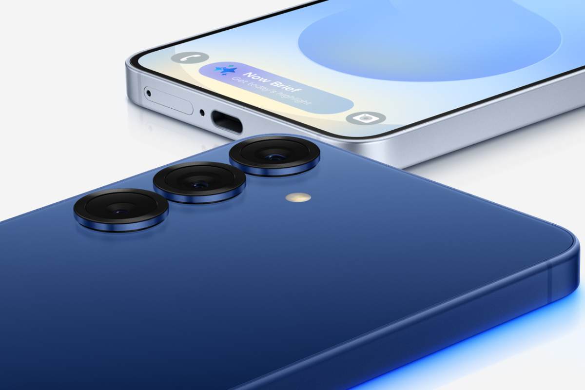 Due cellulari Samsung in blu.