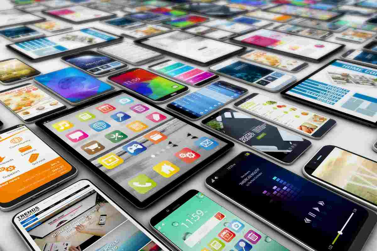 Diversi modelli di smartphone