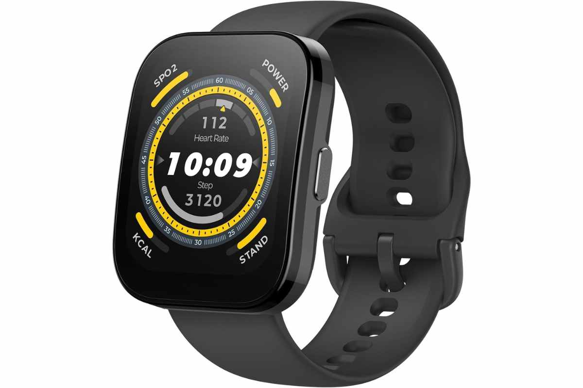 un modello di Amazfit bip 5 nero