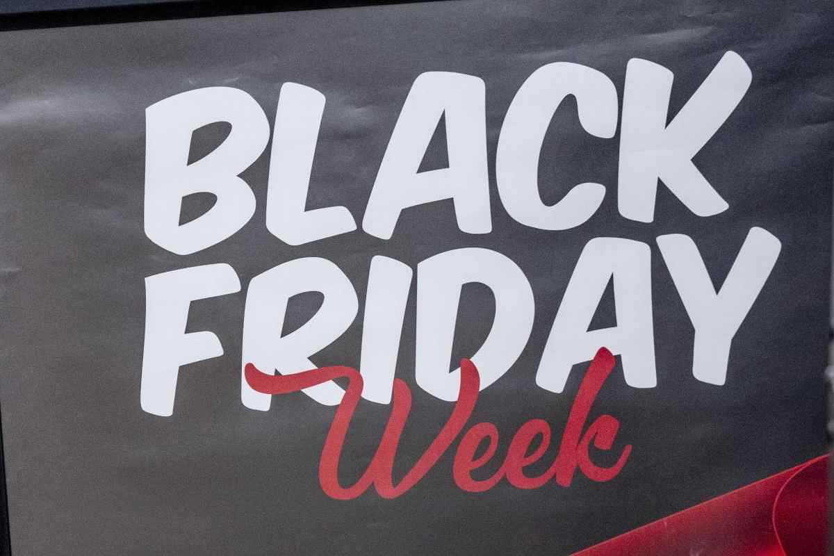 Insegna promozioni Black Friday