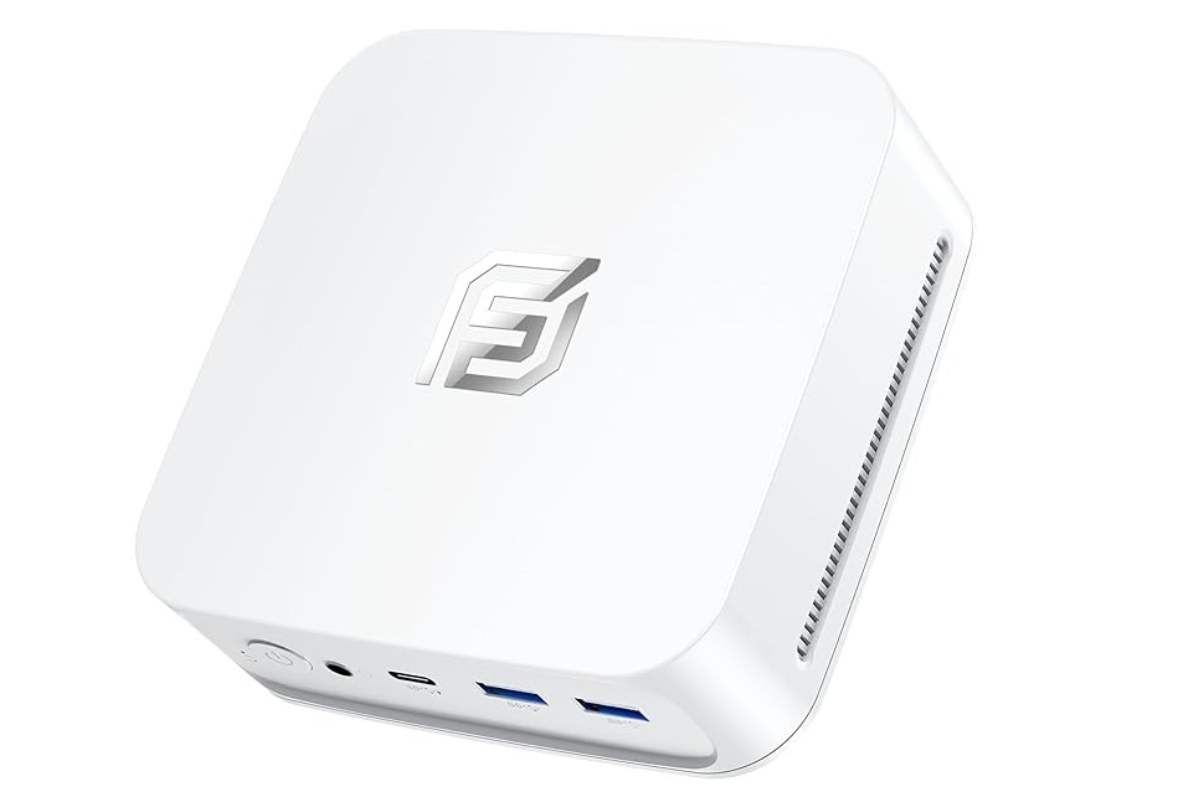 Mini PC Win 11 Pro su sfondo bianco